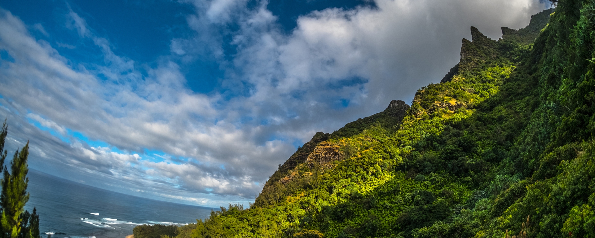 The Nā Pali Coast as seen from the Kalalau Trail on the island of Kauai, Hawaii.